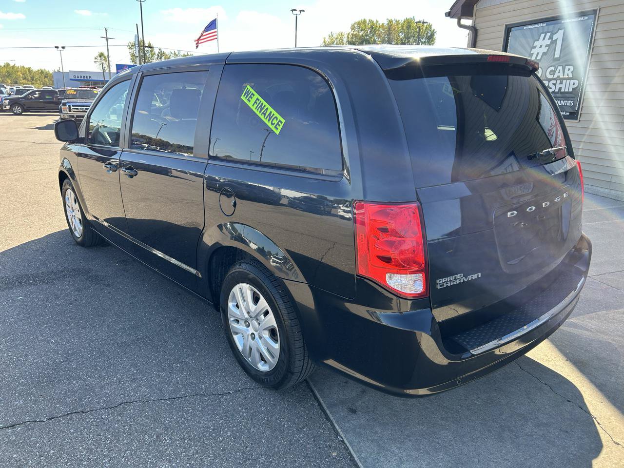 Used 2018 Dodge Grand Caravan SE w/ Rear Park Assist Package FWD image 7