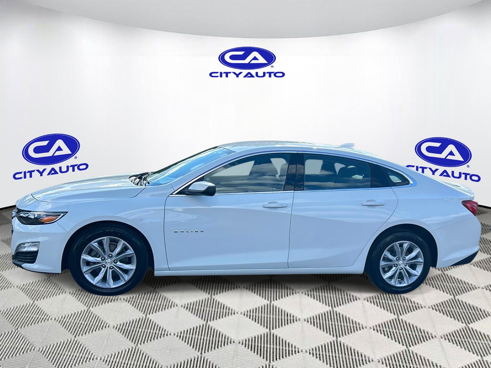 Used 2025 Chevrolet Malibu LT FWD image 7