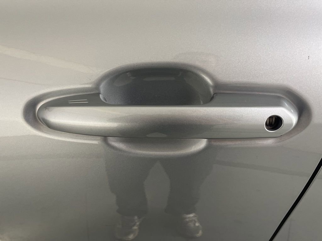 Used 2022 Toyota Highlander XLE AWD/4WD image 42