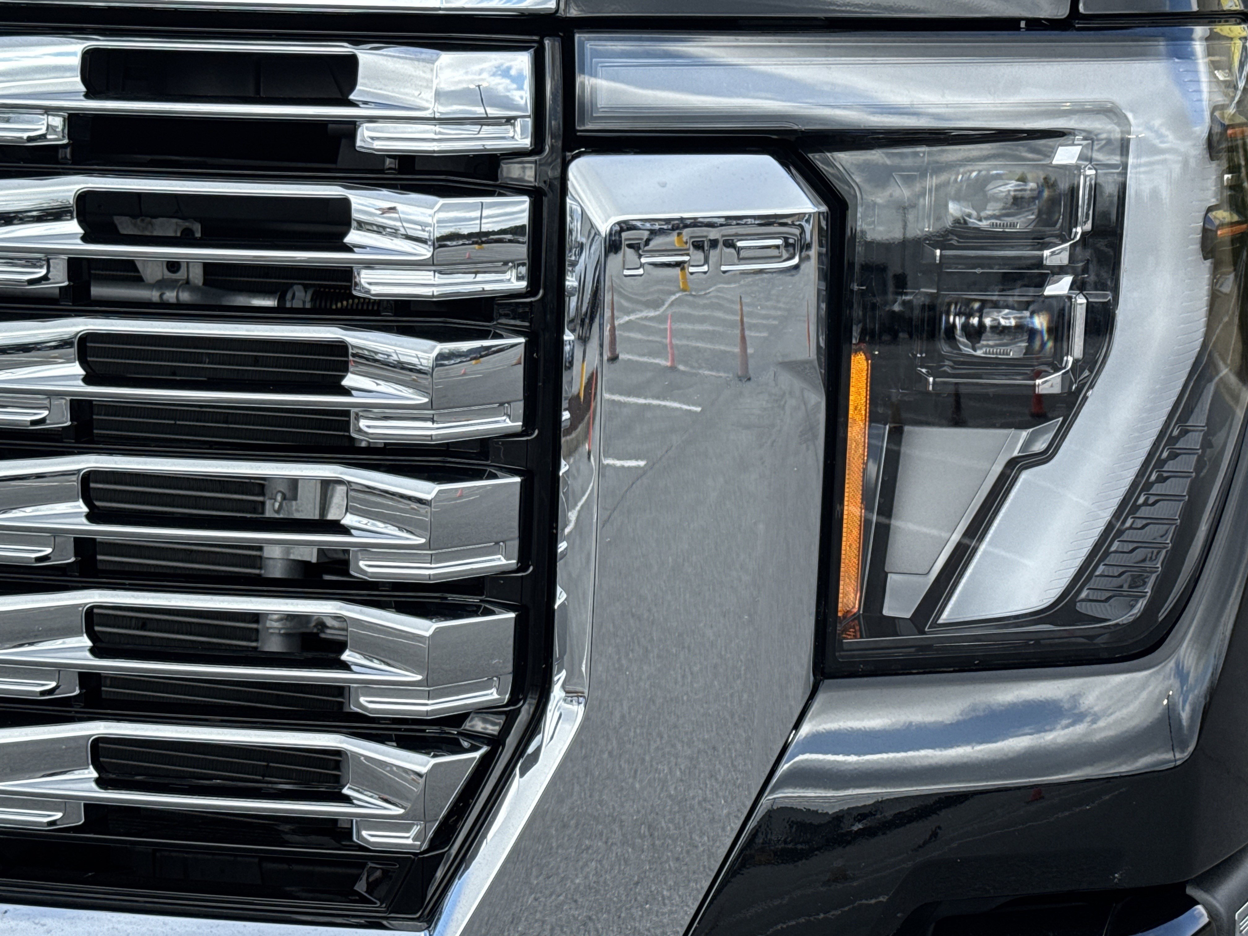 Used 2024 GMC Sierra 3500 Denali w/ Denali Reserve Package image 6