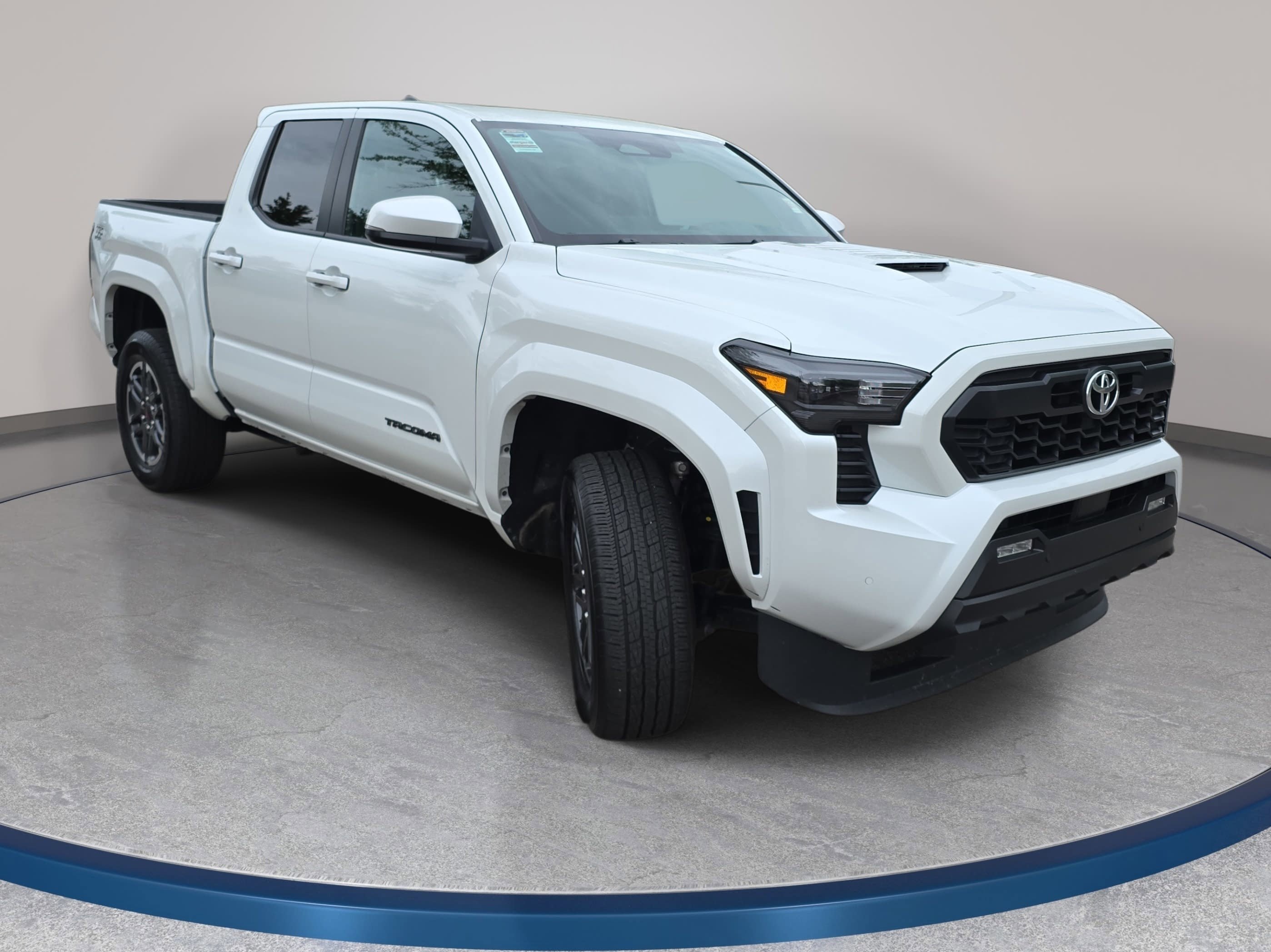 Used 2024 Toyota Tacoma TRD Sport w/ TRD Sport Upgrade Package AWD/4WD image 3