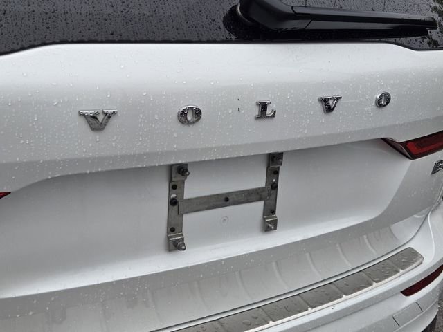 Used 2023 Volvo XC60 B5 Ultimate w/ Protection Package Premier FWD image 10