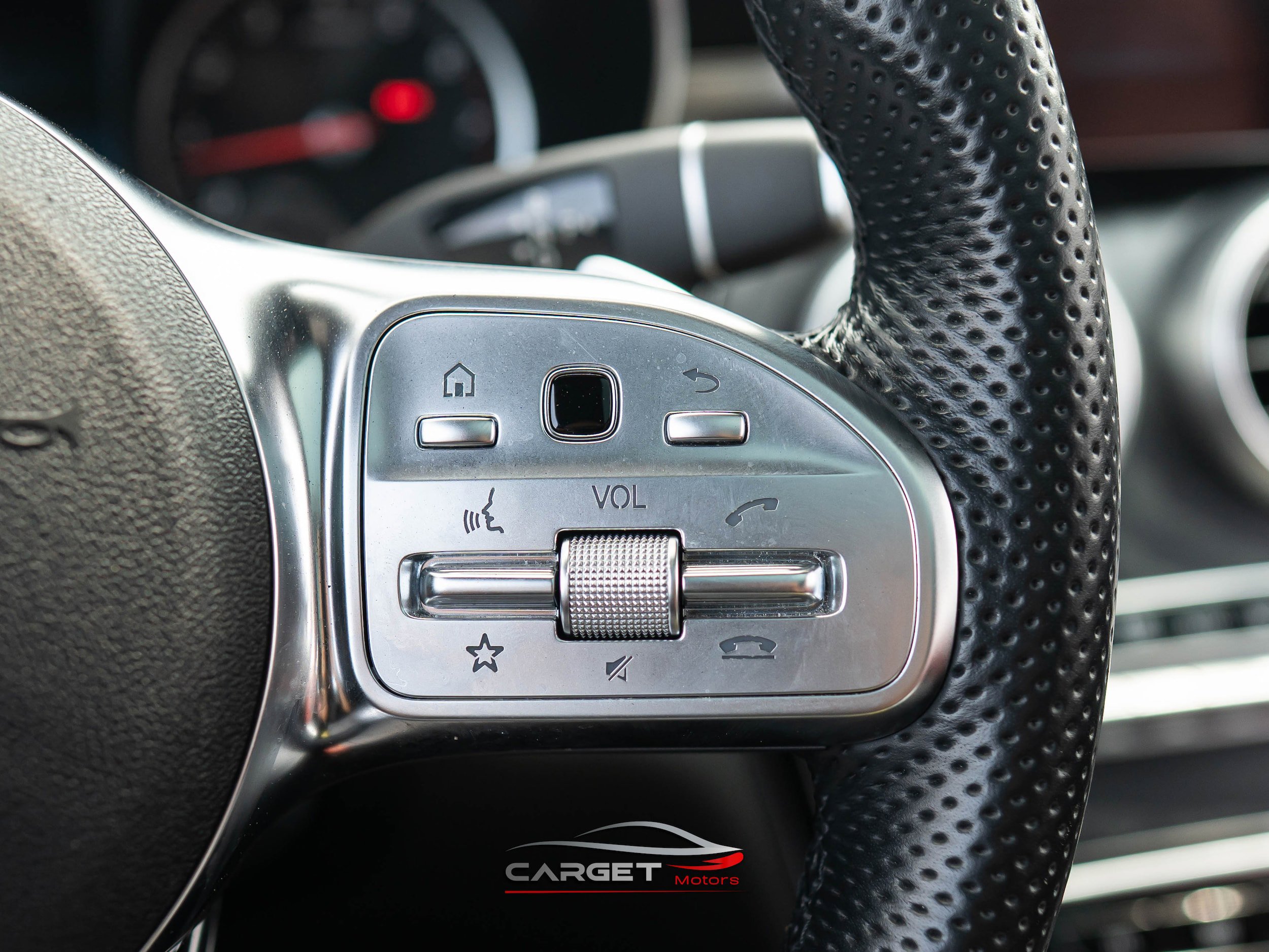 Used 2021 Mercedes-Benz GLC 300 4MATIC w/ AMG Line image 30