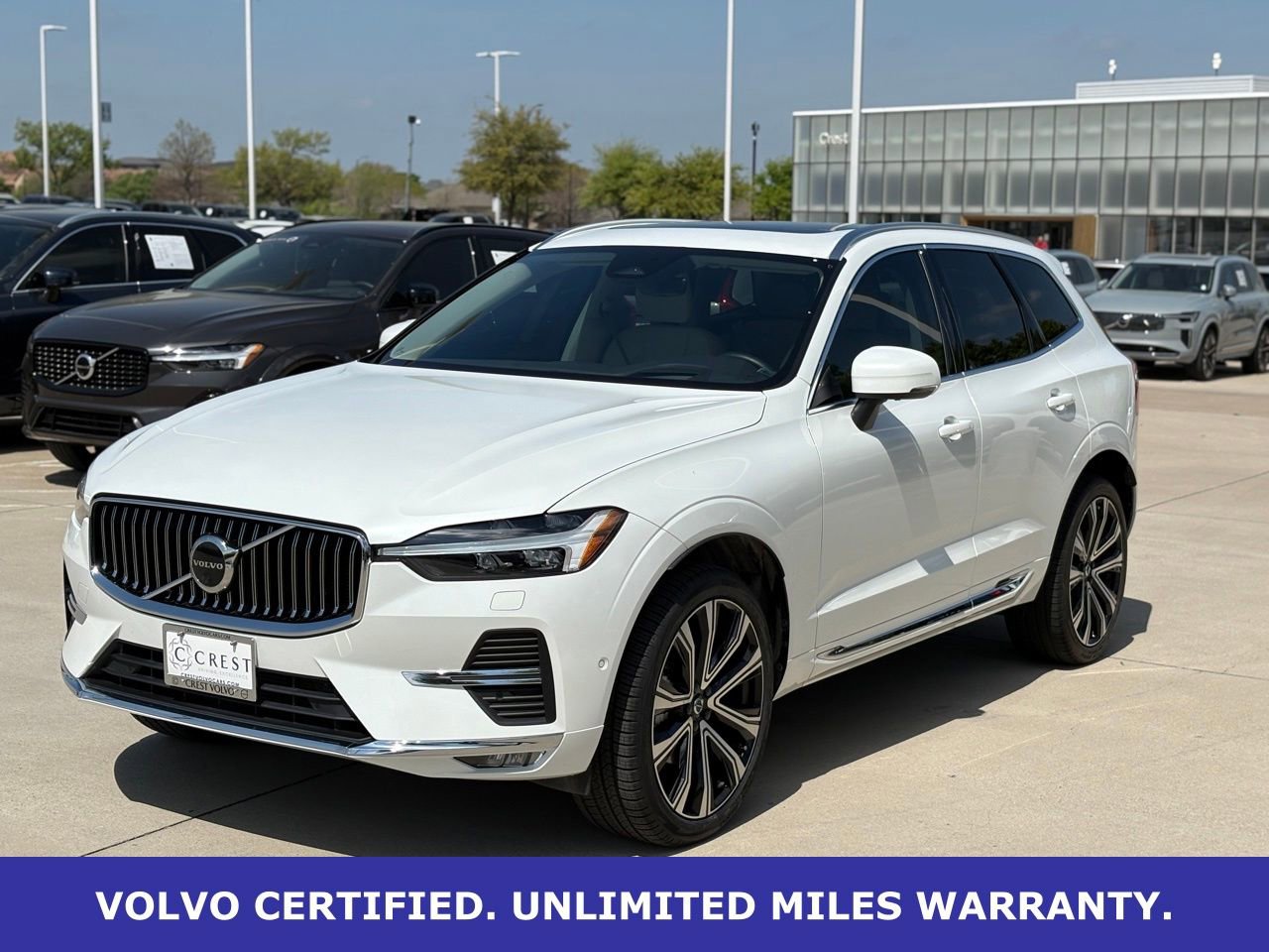 Certified 2023 Volvo XC60 B5 Ultimate w/ Climate Package image 3