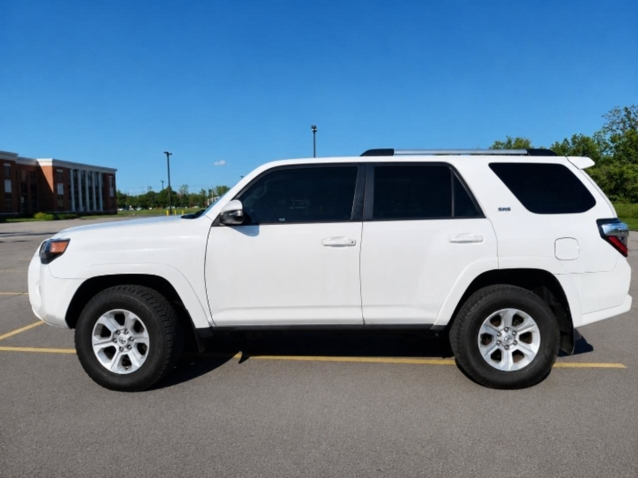 Used 2020 Toyota 4Runner SR5 Premium AWD/4WD image 4