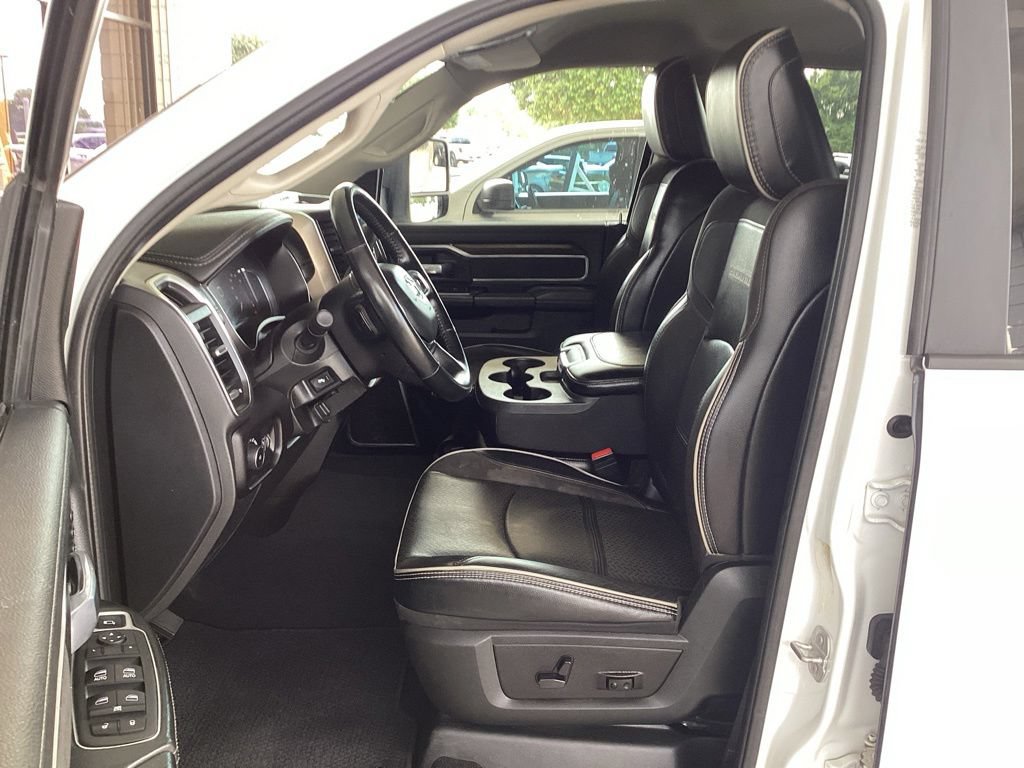 Used 2023 RAM 4500 Laramie AWD/4WD image 32