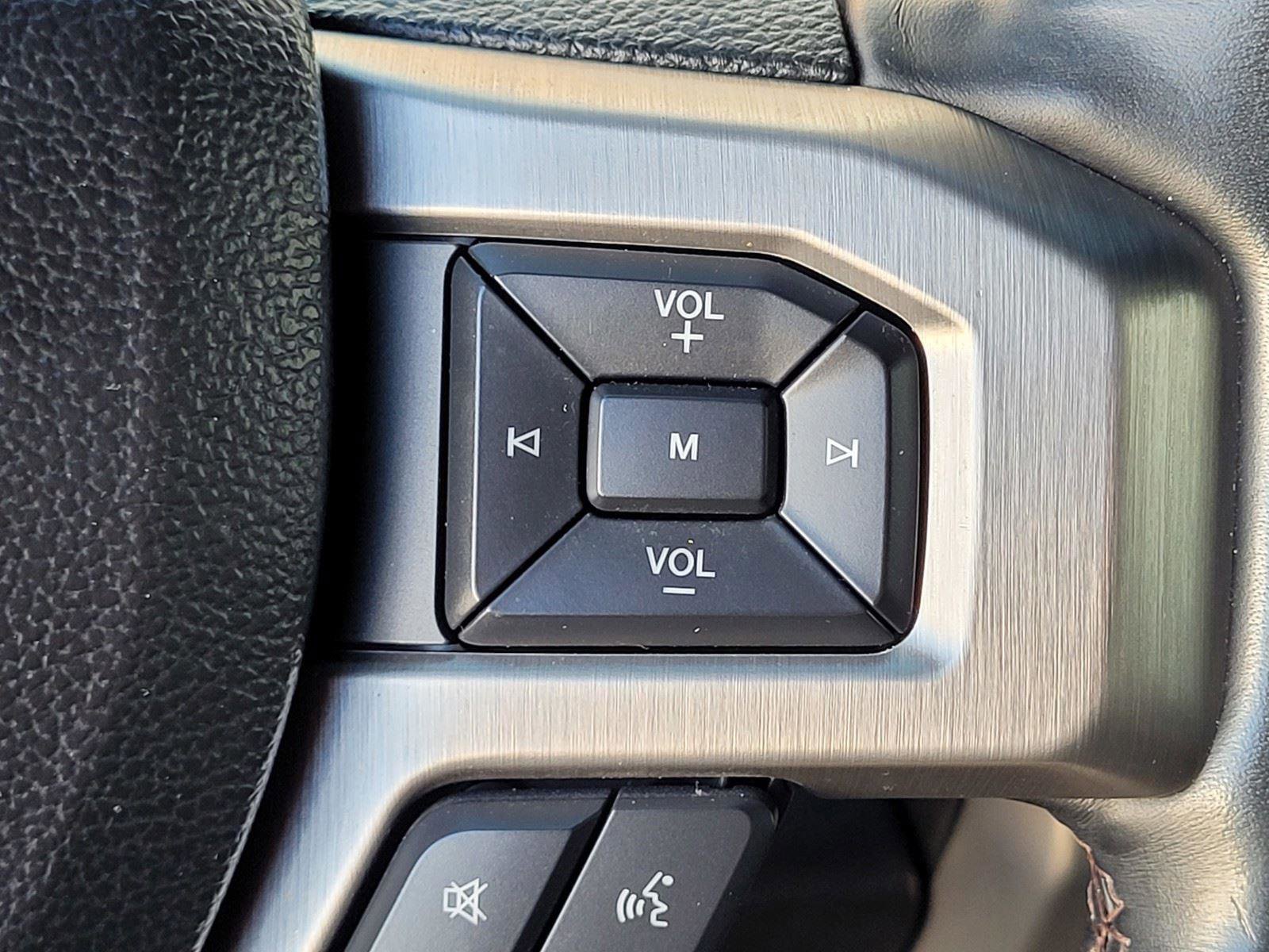 Used 2021 Ford F350 Platinum w/ FX4 Off-Road Package image 32
