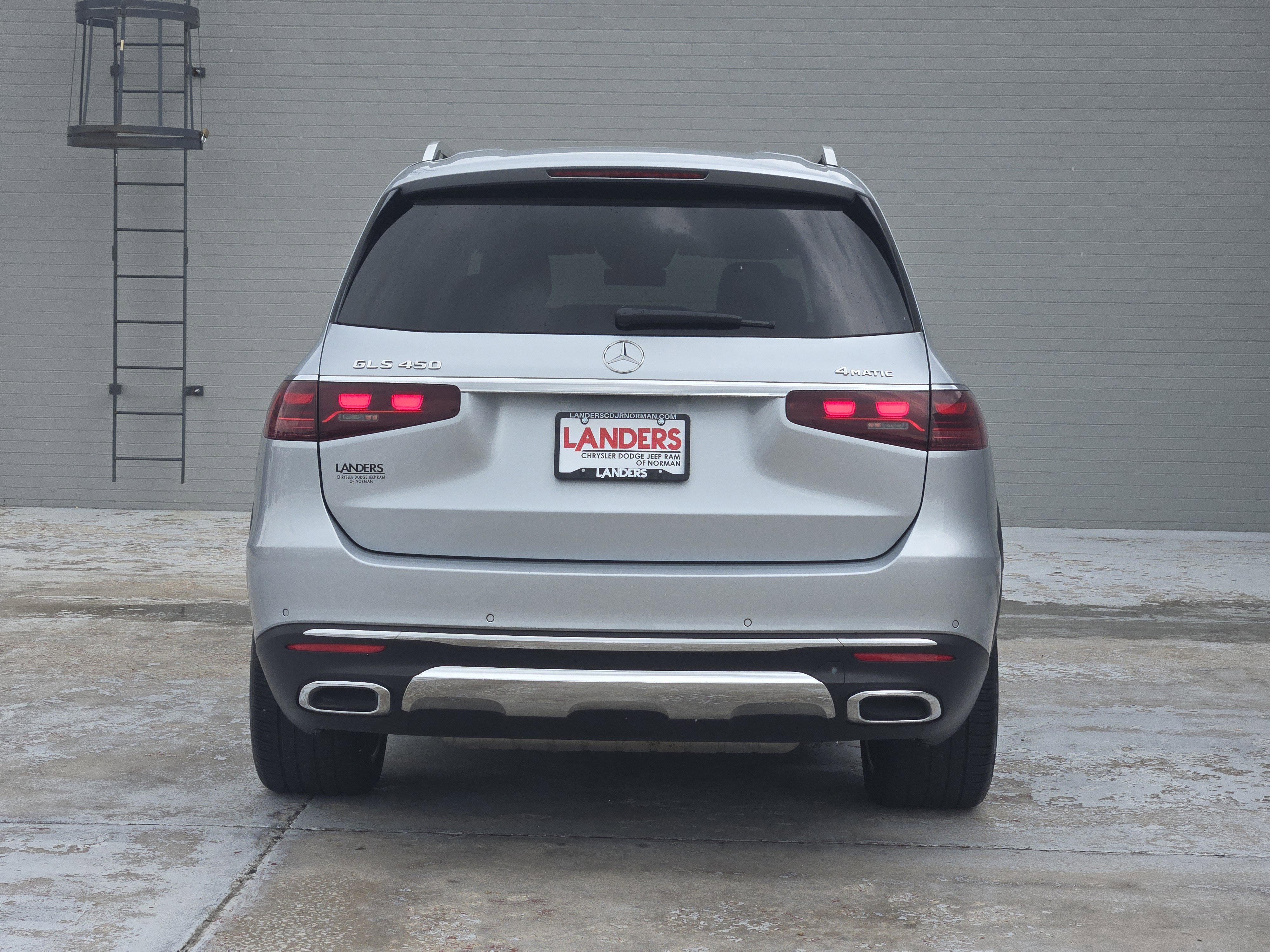 Used 2025 Mercedes-Benz GLS 450 4MATIC image 7