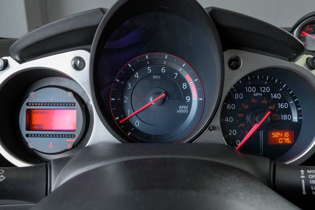 Used 2020 Nissan 370Z Coupe image 15