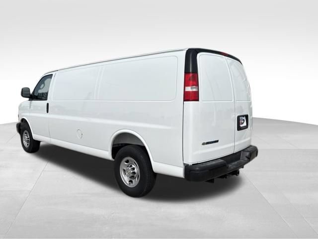 New 2026 Chevrolet Express 2500 Extended w/ Driver Convenience Package RWD image 5