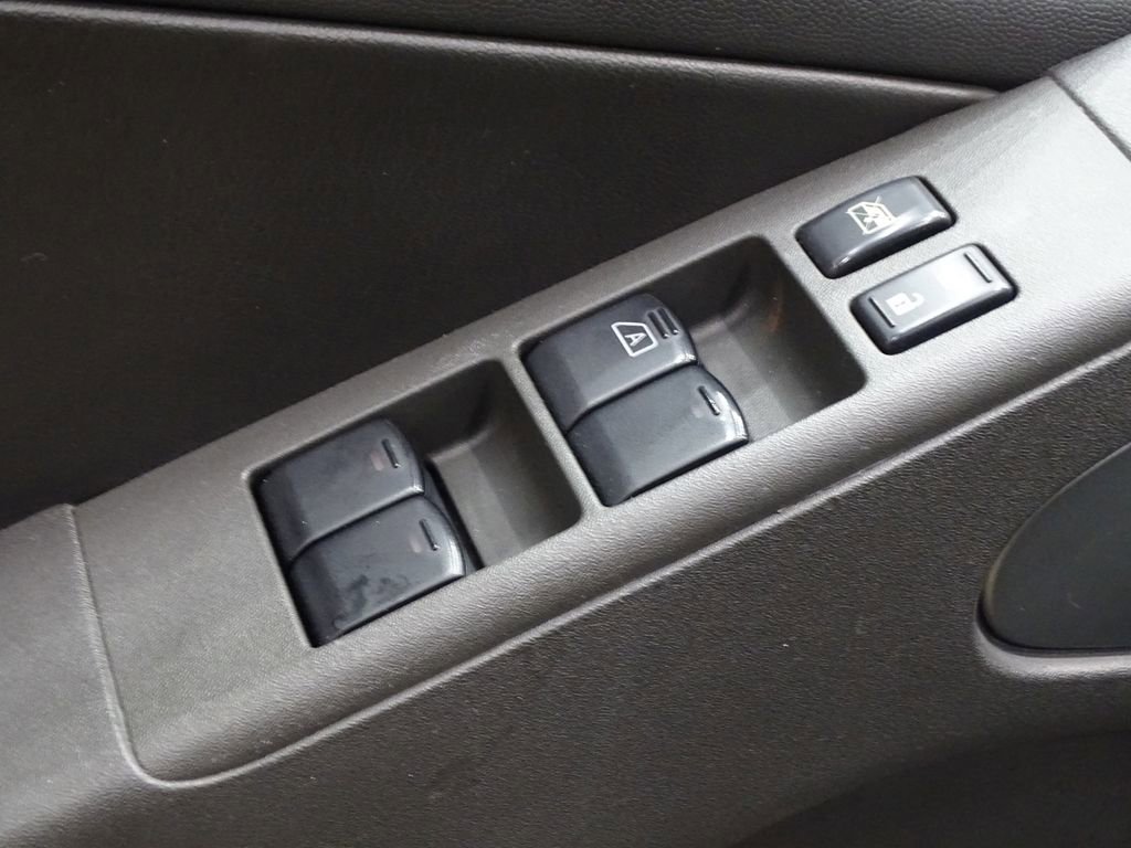 Used 2019 Nissan Frontier PRO-4X w/ Pro-4x Luxury Package image 19