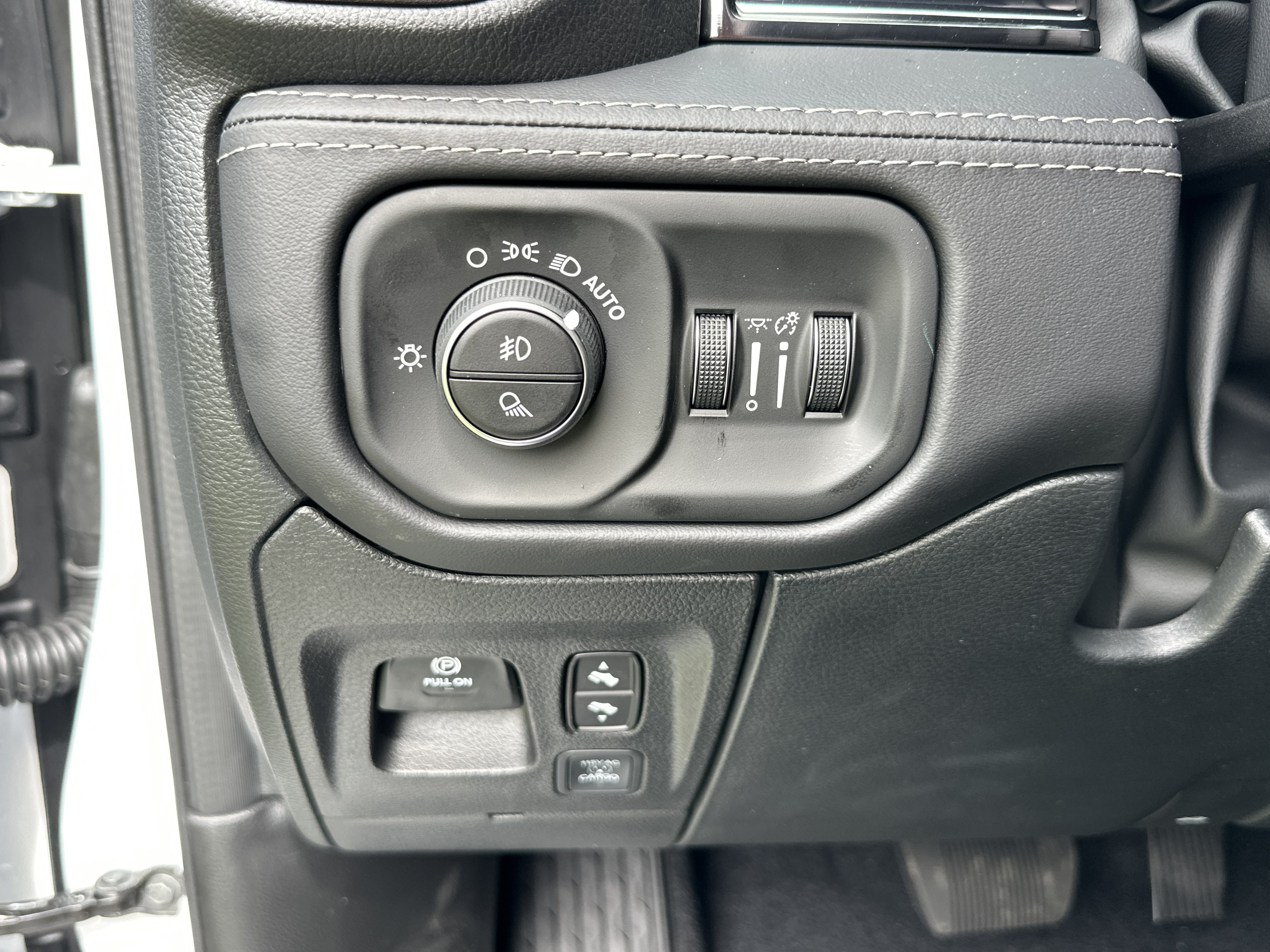 New 2027 RAM 1500 Limited AWD/4WD image 16