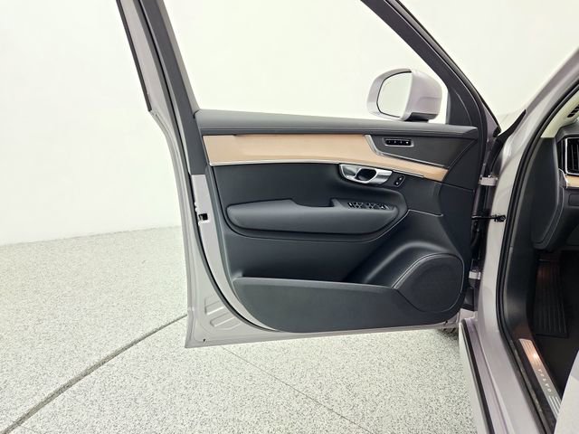 New 2026 Volvo XC90 B5 Core image 23