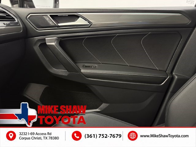 Used 2023 Volkswagen Tiguan SE R-Line FWD image 22