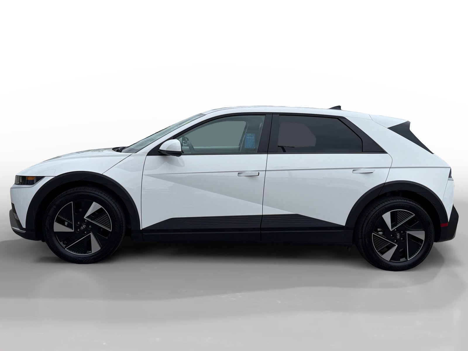 Certified 2025 Hyundai Ioniq 5 SE RWD image 2