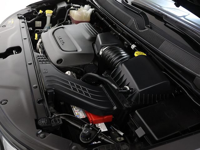 Used 2025 Chrysler Pacifica Limited FWD image 38