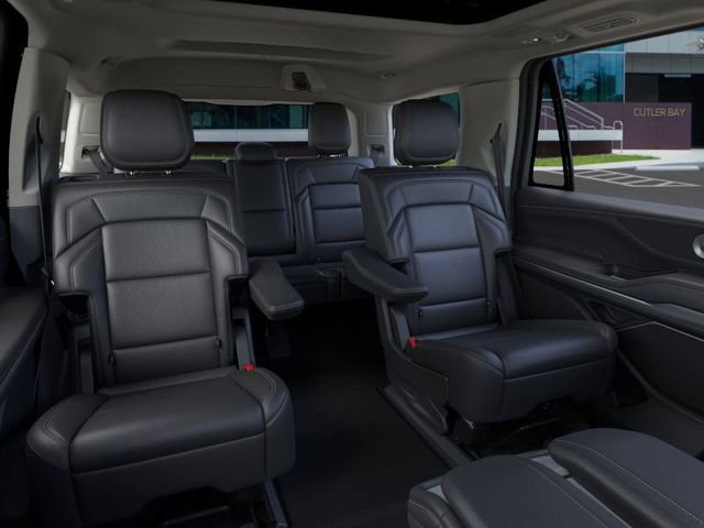 New 2026 Lincoln Navigator Reserve image 11