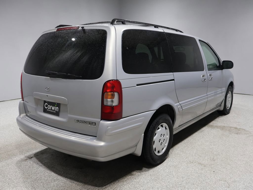 Used 2000 Oldsmobile Silhouette GL image 2