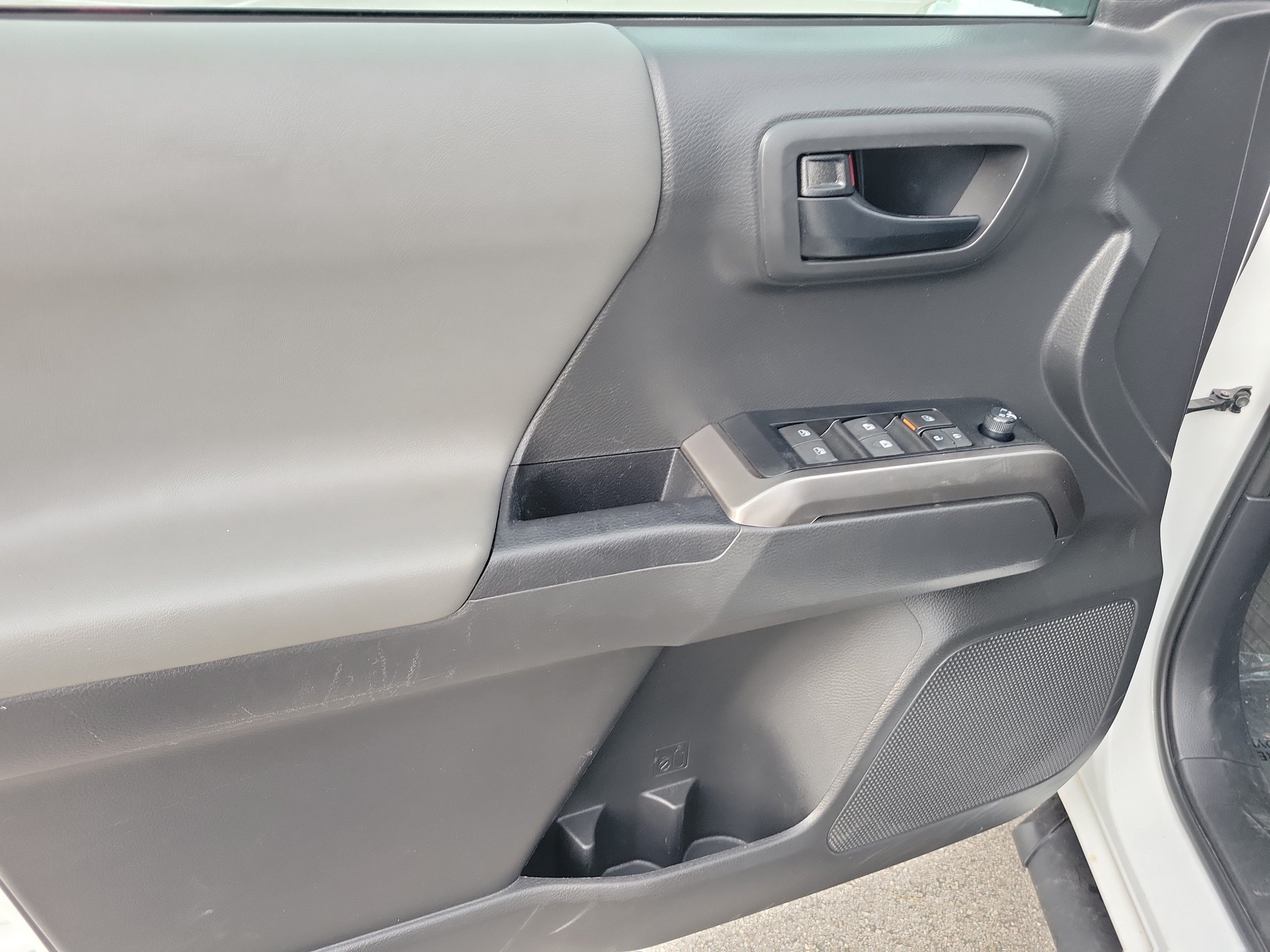 Used 2023 Toyota Tacoma SR5 w/ Technology Package RWD image 20