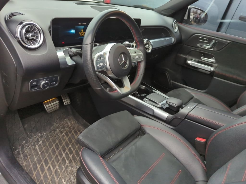 Used 2021 Mercedes-Benz GLB 250 4MATIC image 7