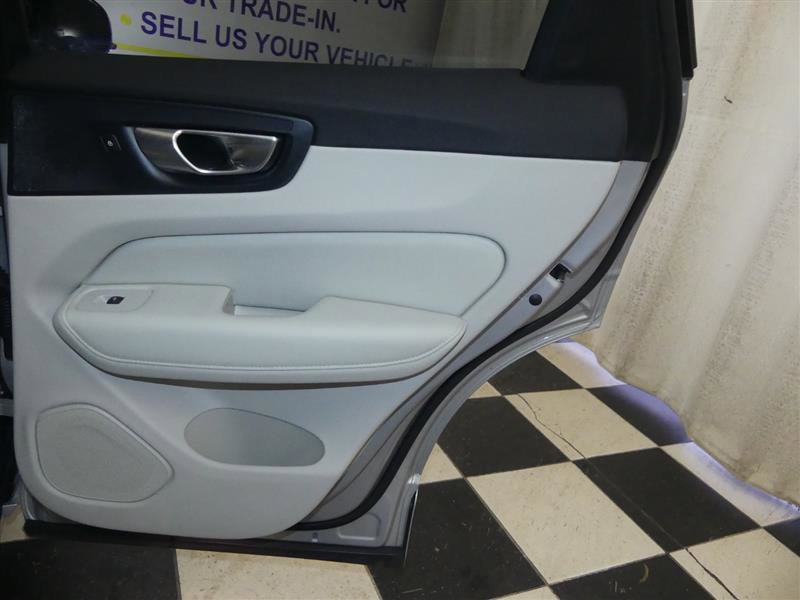 Used 2024 Volvo XC60 T8 Ultimate image 25