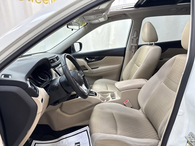 Used 2018 Nissan Rogue SV w/ Sun & Sound Touring Package image 12