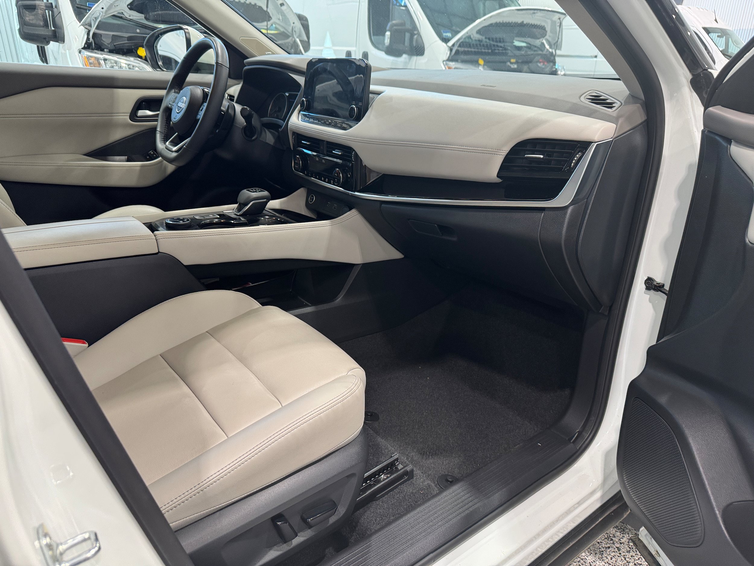 Used 2023 Nissan Rogue SL w/ SL Premium Package AWD/4WD image 14