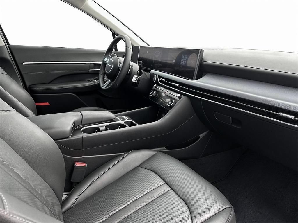 New 2025 Hyundai Sonata Limited FWD image 15