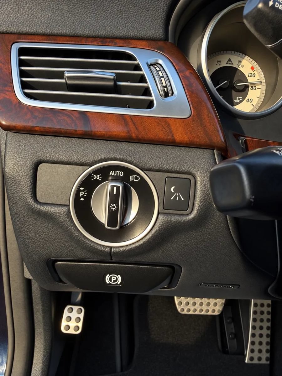 Used 2012 Mercedes-Benz CLS 550 4MATIC image 14