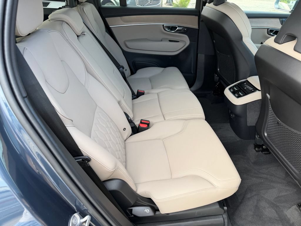 New 2026 Volvo XC90 B6 Plus w/ Protection Package Premier AWD/4WD image 10