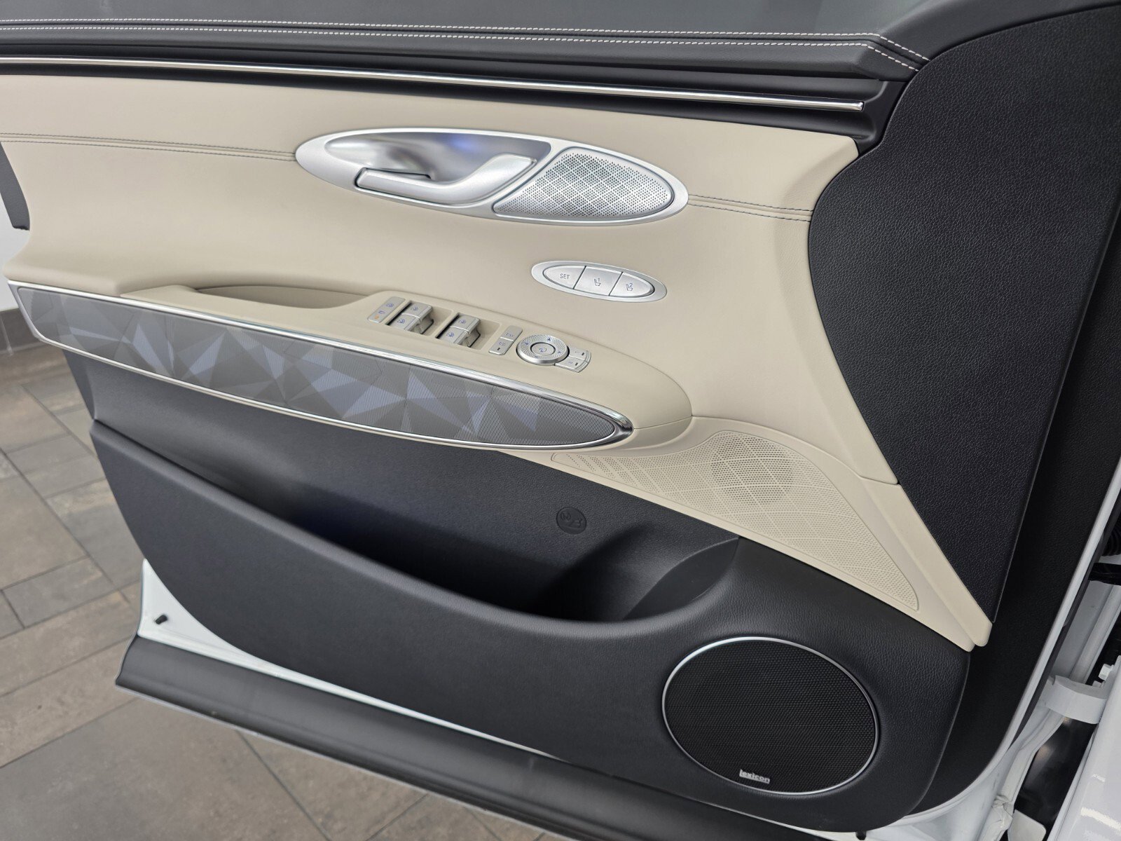 Used 2025 Genesis GV70 3.5T Sport w/ Sport Advanced Package image 20