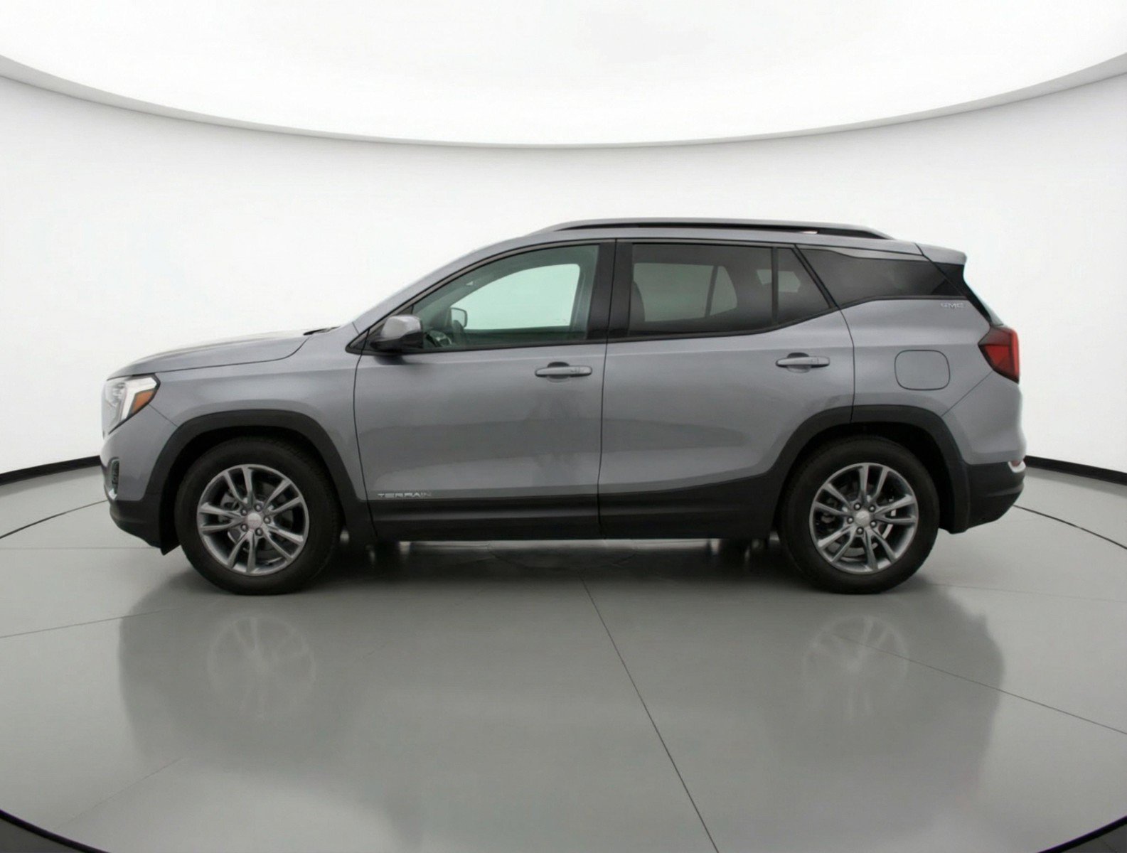 Used 2024 GMC Terrain SLT AWD/4WD image 5