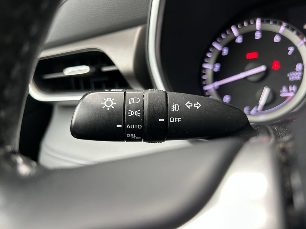 Used 2022 Toyota Highlander XLE AWD/4WD image 22