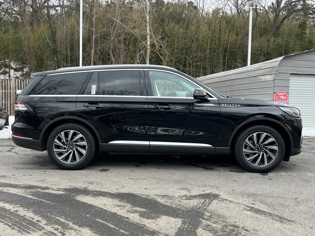 New 2026 Lincoln Aviator 2WD image 1