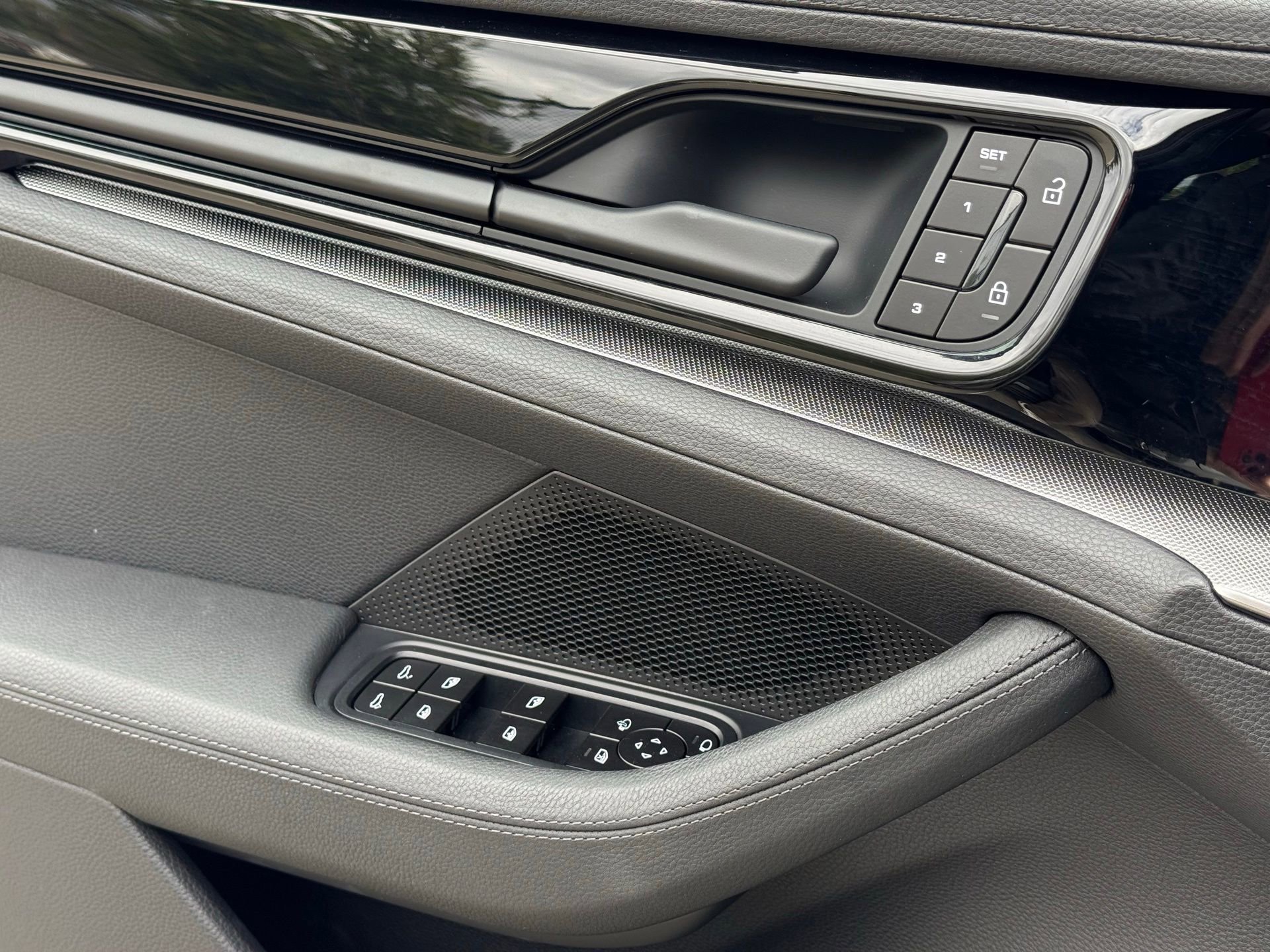 Used 2026 Porsche Panamera image 25
