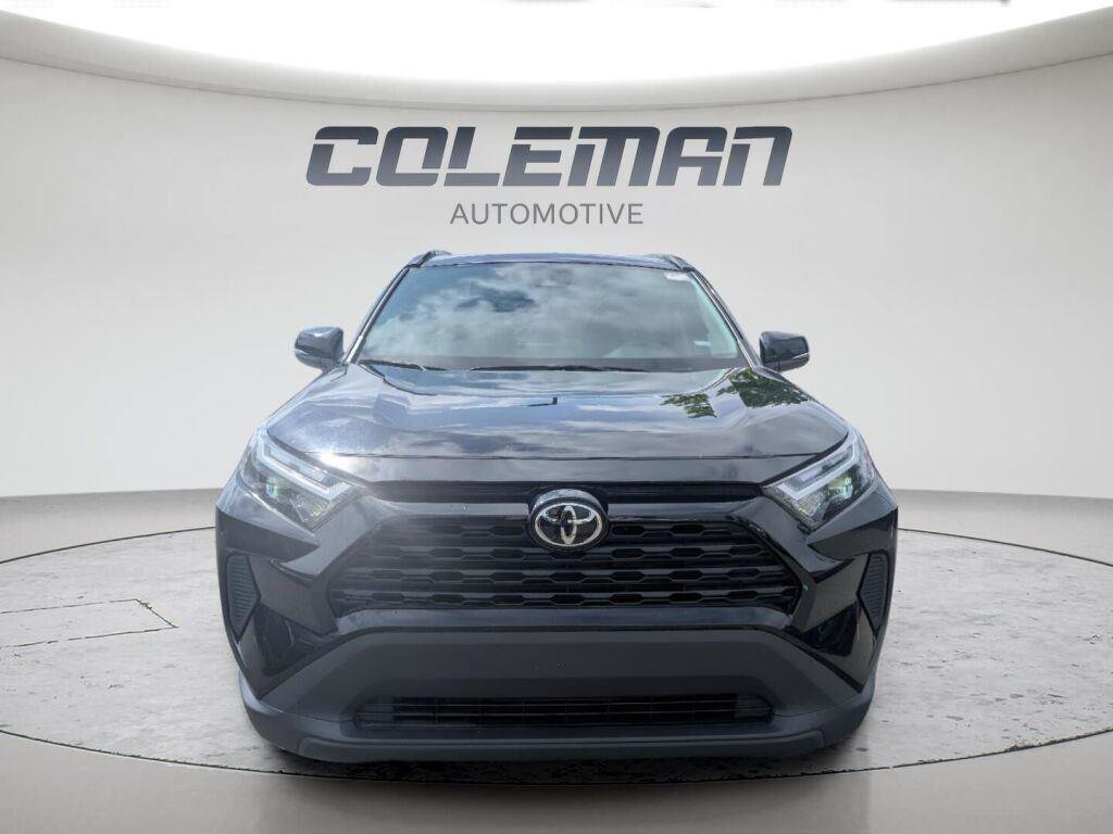 Used 2025 Toyota RAV4 XLE AWD/4WD image 19
