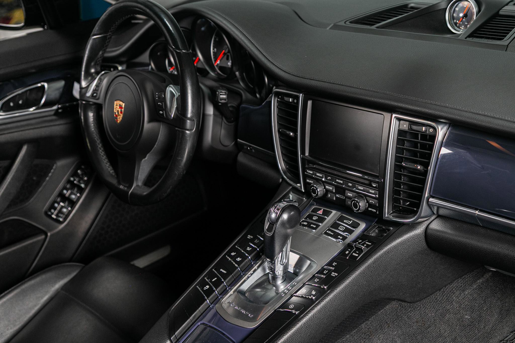 Used 2015 Porsche Panamera 4dr HB 4 image 34