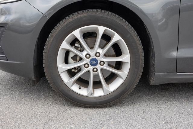 Used 2019 Ford Fusion SE image 5