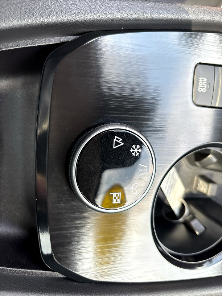 Used 2022 Nissan Rogue SV w/ SV Premium Package image 25