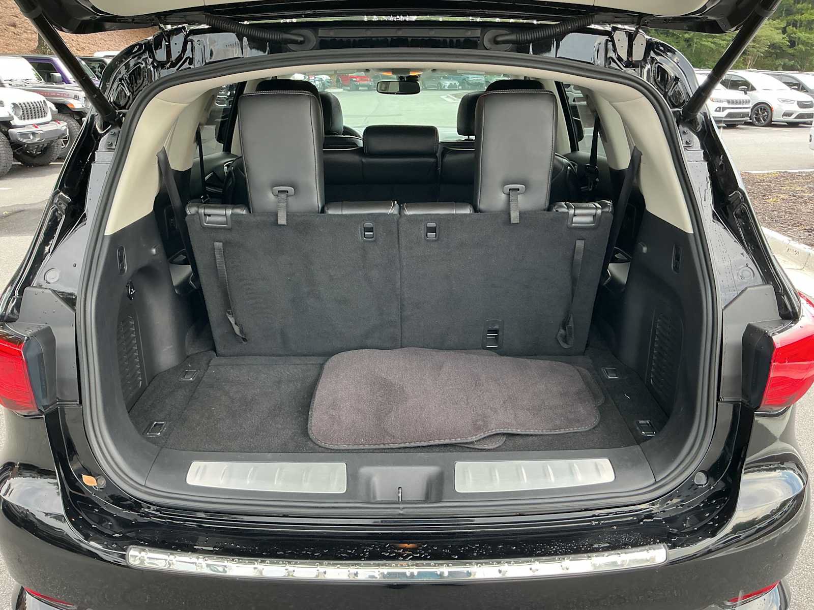 Used 2017 INFINITI QX60 FWD w/ Premium Plus Package image 28