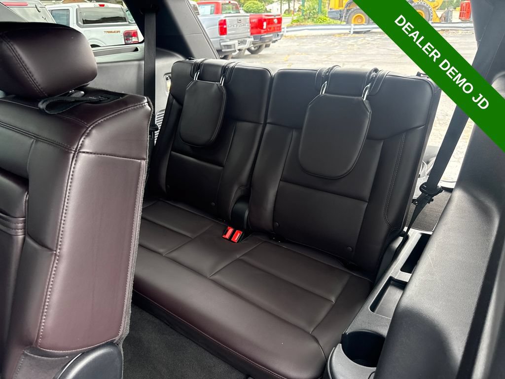 Used 2025 Ford Explorer Platinum AWD/4WD image 17