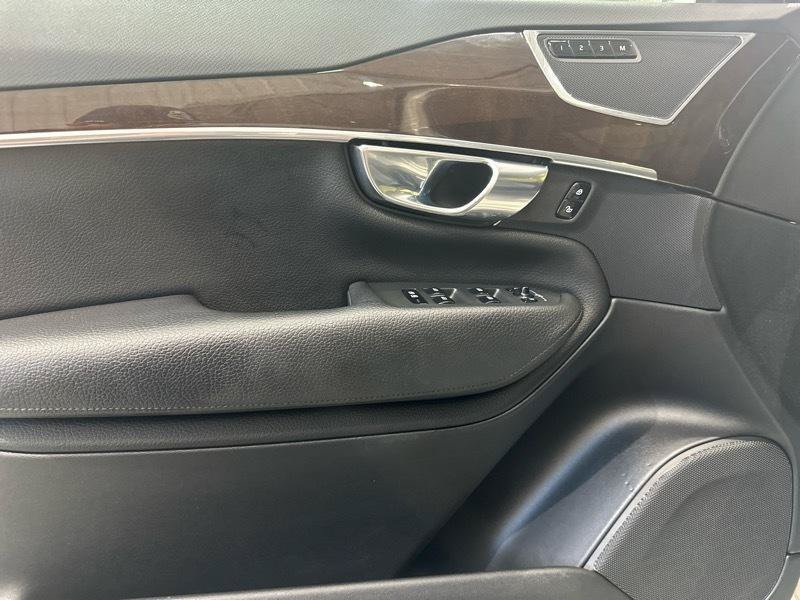 Used 2018 Volvo XC90 T6 Momentum w/ Convenience Package AWD/4WD image 10