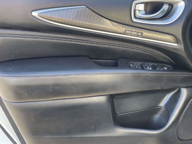Used 2019 INFINITI QX60 Luxe w/ Essential Package AWD/4WD image 16