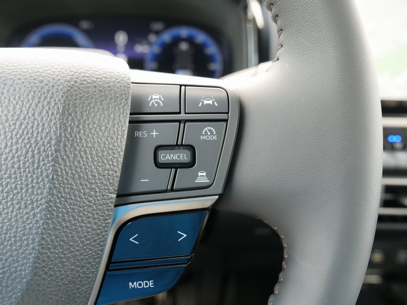 Used 2025 Toyota Camry XLE image 24