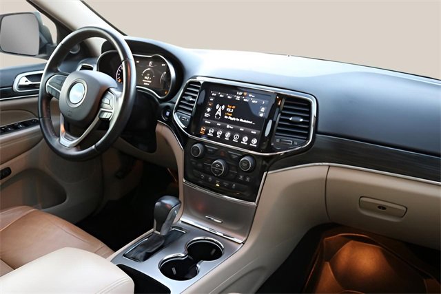 Used 2022 Jeep Grand Cherokee Limited image 19