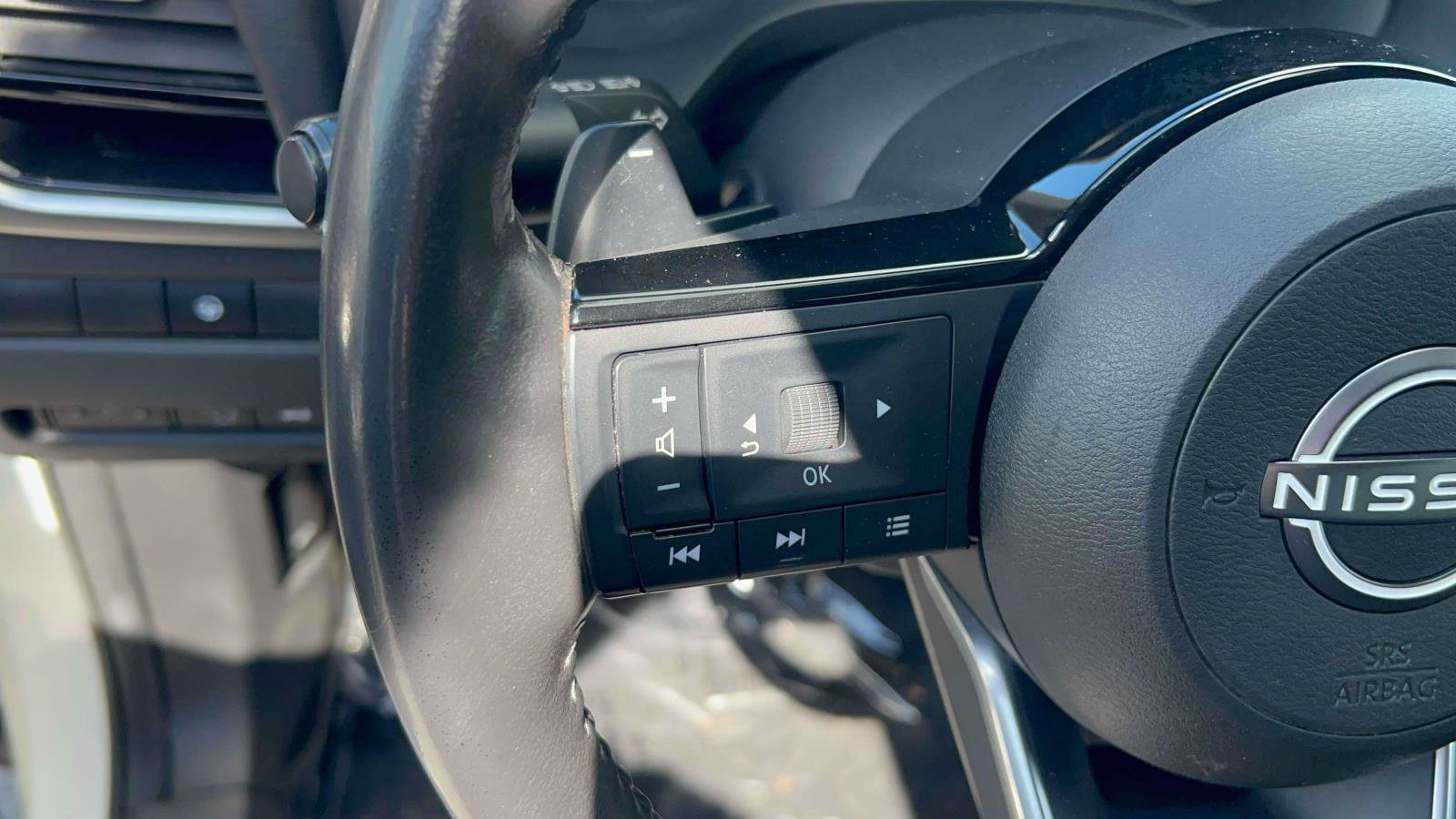 Used 2023 Nissan Rogue SL AWD/4WD image 21