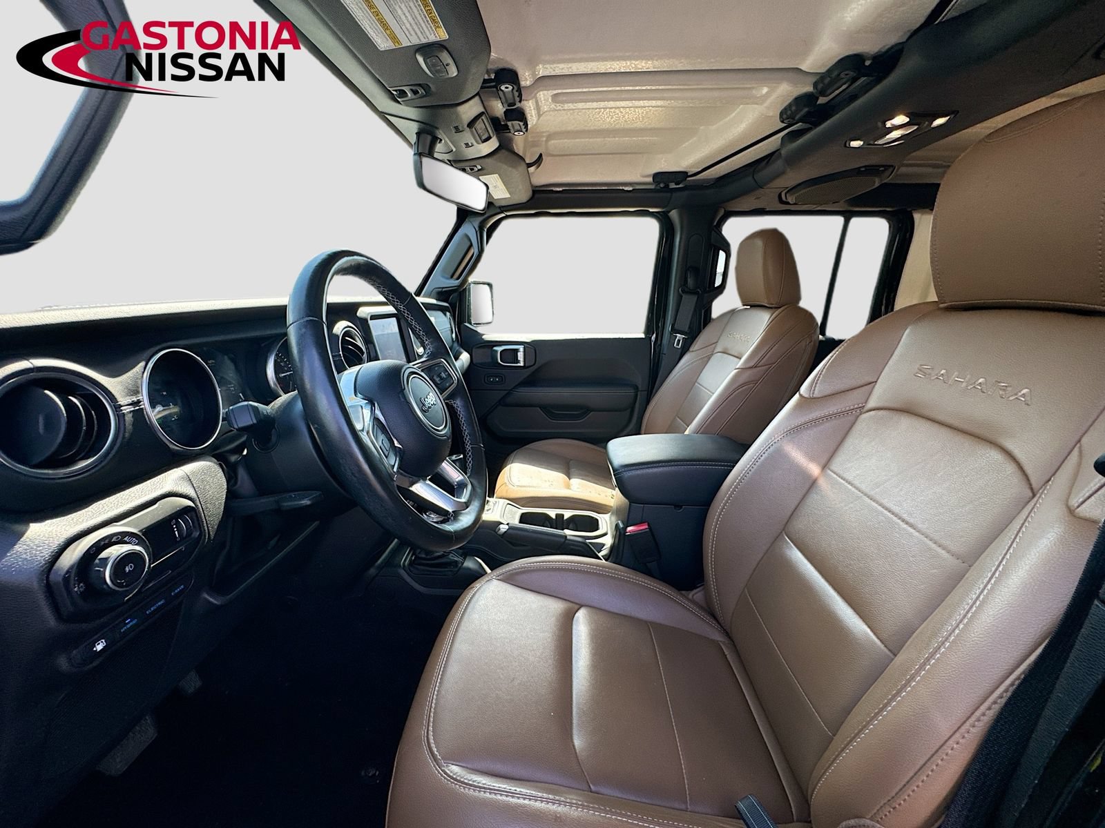 Used 2023 Jeep Wrangler Unlimited Sahara w/ Cold Weather Group AWD/4WD image 29