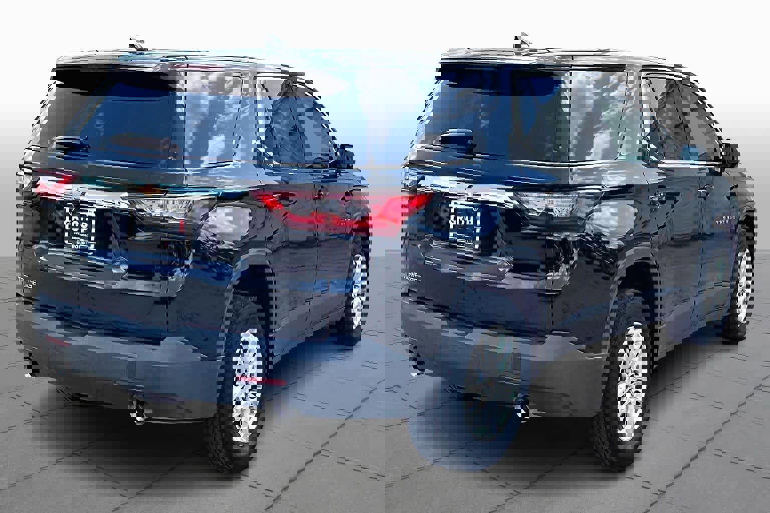 Used 2020 Chevrolet Traverse LS image 12