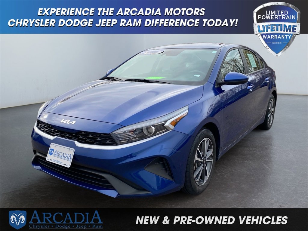 Used 2023 Kia Forte LXS image 1