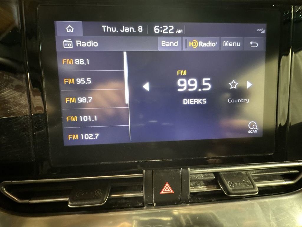 Used 2022 Kia Niro EX image 23